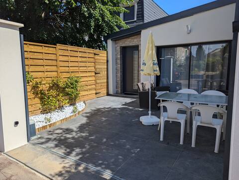 Small house + terrace