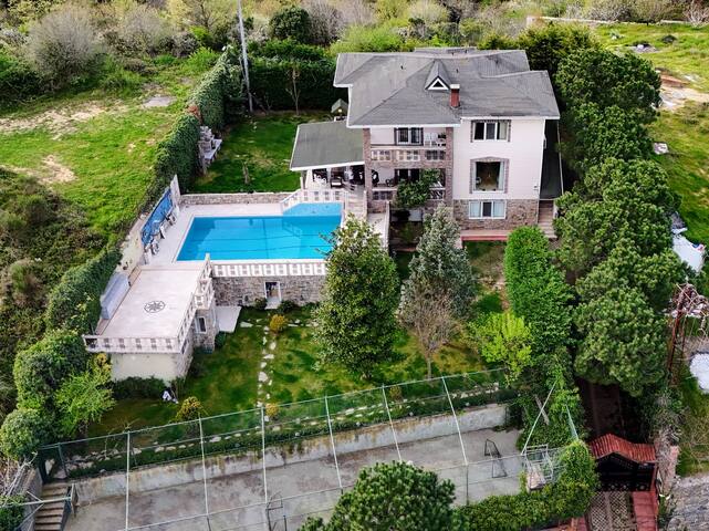 Doğa İçinde Havuzlu Villa Huzuru gallery image 2