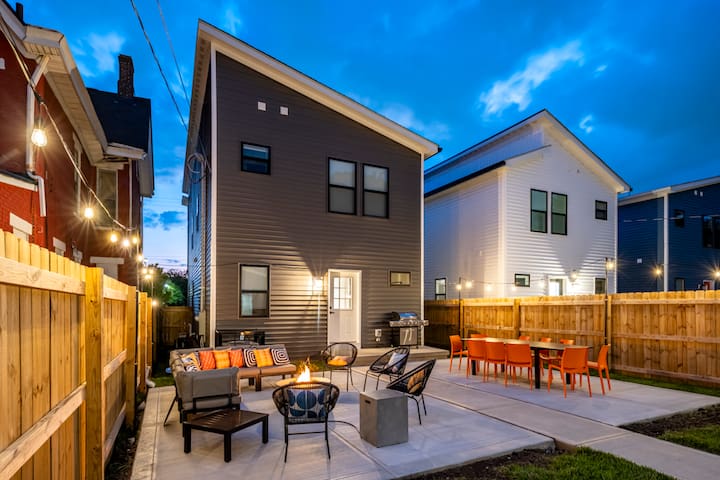 Club Columbus: Hot Tub, Game Room, Karaoke gallery image 2