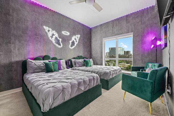 Sky High Club 8 Mins Walk Broadway Free Parking gallery image 4