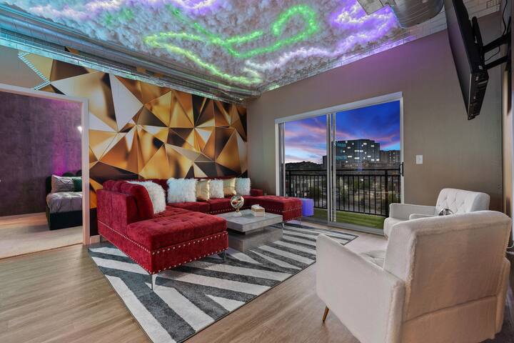 Sky High Club 8 Mins Walk Broadway Free Parking gallery image 3