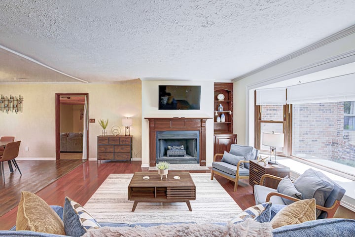5* Cozy, Modern & Comfortable, Top Notch Kitchen - Zionsville, IN