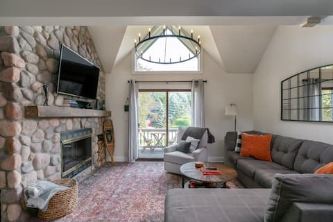 Top Airbnb: Chalet Loft Apartment: Views - Walk to DT & Resort in Ellicottville