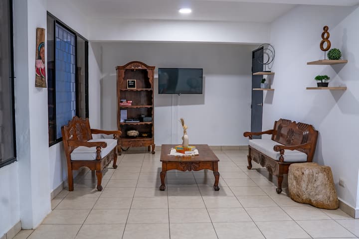 6 Min From El Tunco | Beachfront With Pool - La Libertad, España