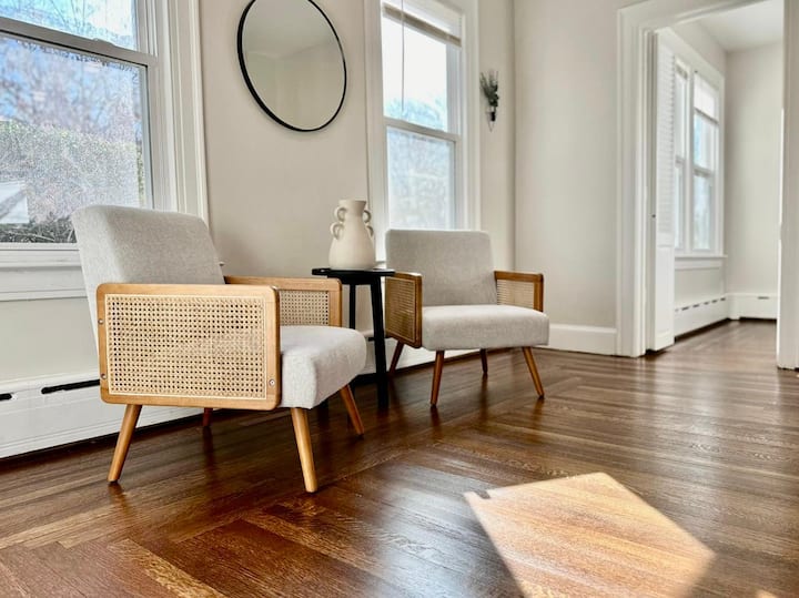 New Haven Home | Private| Groups| Yale | Hot Tub - New Haven, CT