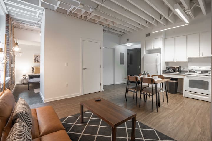 Center Of Downtown Loft-free Parking/fast Wifi - Memphis
