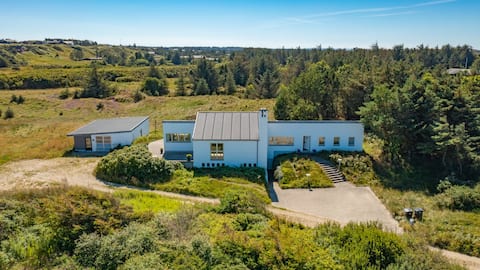 Private villa in beautiful nature and close to the beach (300m)