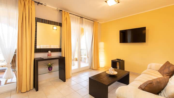Lotus Resort Apt 2 Private Balcony Shared Pools 4* - Cres