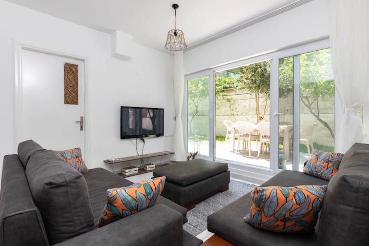 Lara Sahile 2 Sokak Mesafede 2+1 öZel Bahçeli Ev - Antalya