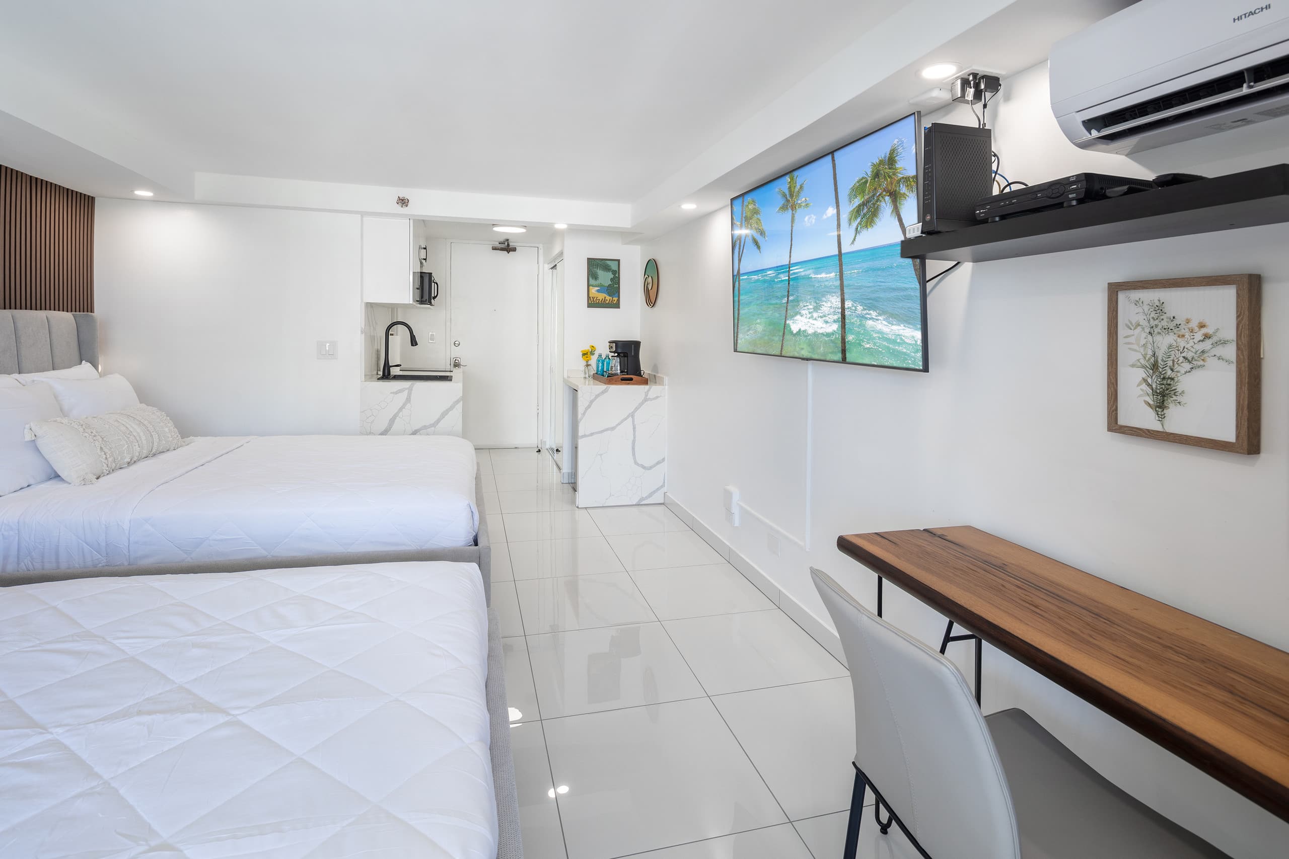 Stylish Renovated modern Studio Heart of Waikiki - Image 24