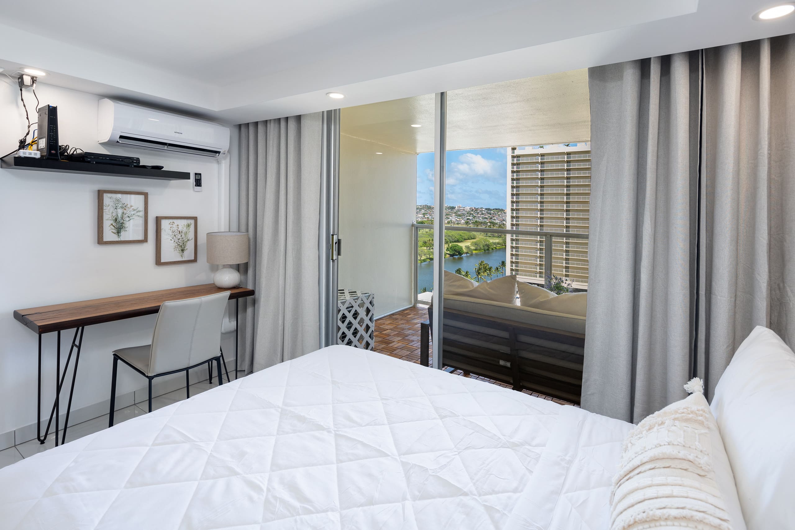 Stylish Renovated modern Studio Heart of Waikiki - Image 22