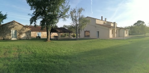 17-person cottages near Futuroscope with pool