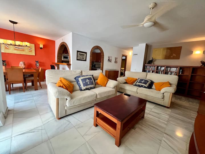 Central 3 Bedrooms Apartment With Pool - Benalmádena