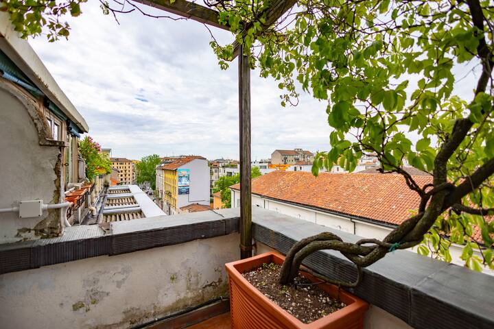 Corso Italia Attic in Milan by 101Flats gallery image 5