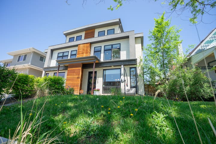 Highlands/Sloans Gem | Sleeps 9 | Family Friendly