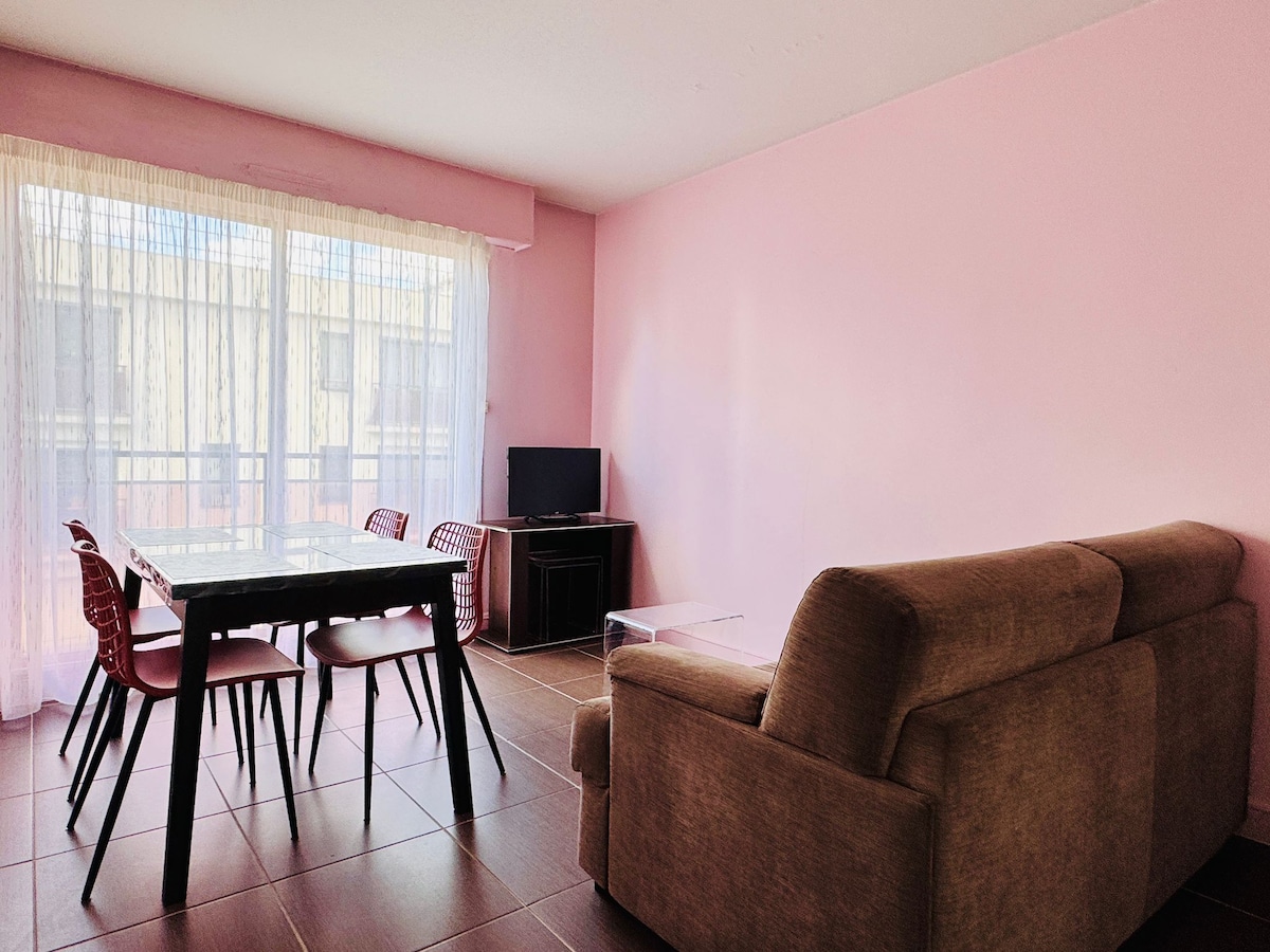 Successful Airbnb property: PARIS 20 Ménilmontant Accommodation in Paris 20e Arrondissement