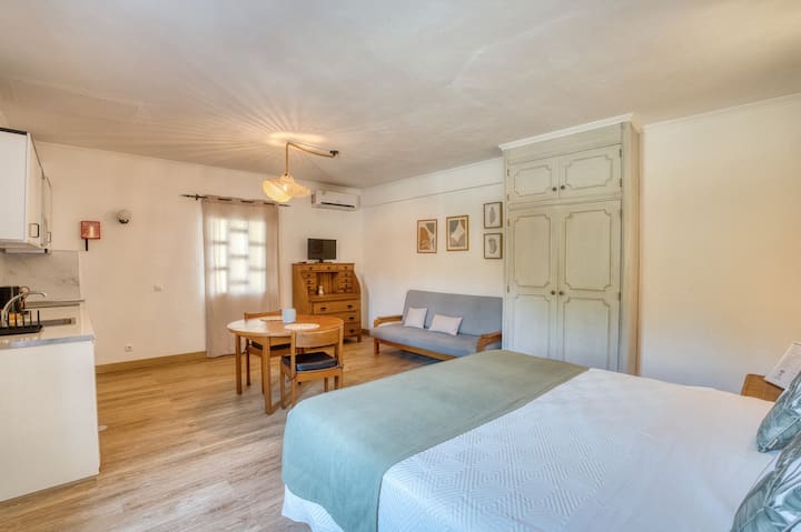 Estudio Com Cama Queen-size - Quarteira