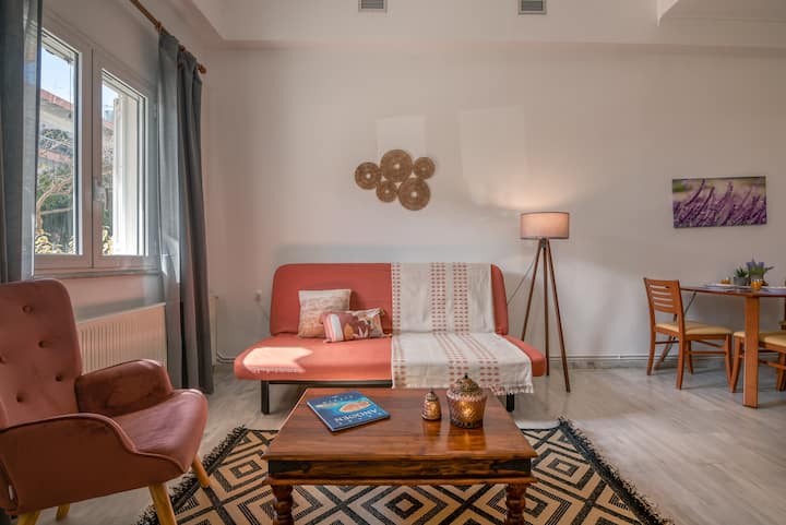 Lavande Cozy Chania Home -Courtyard & Free Parking - Chania