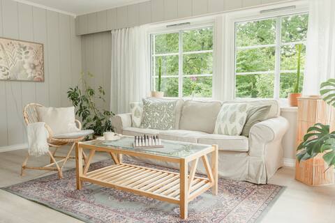 Sunny paradise by the sea