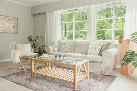 Sunny paradise by the sea