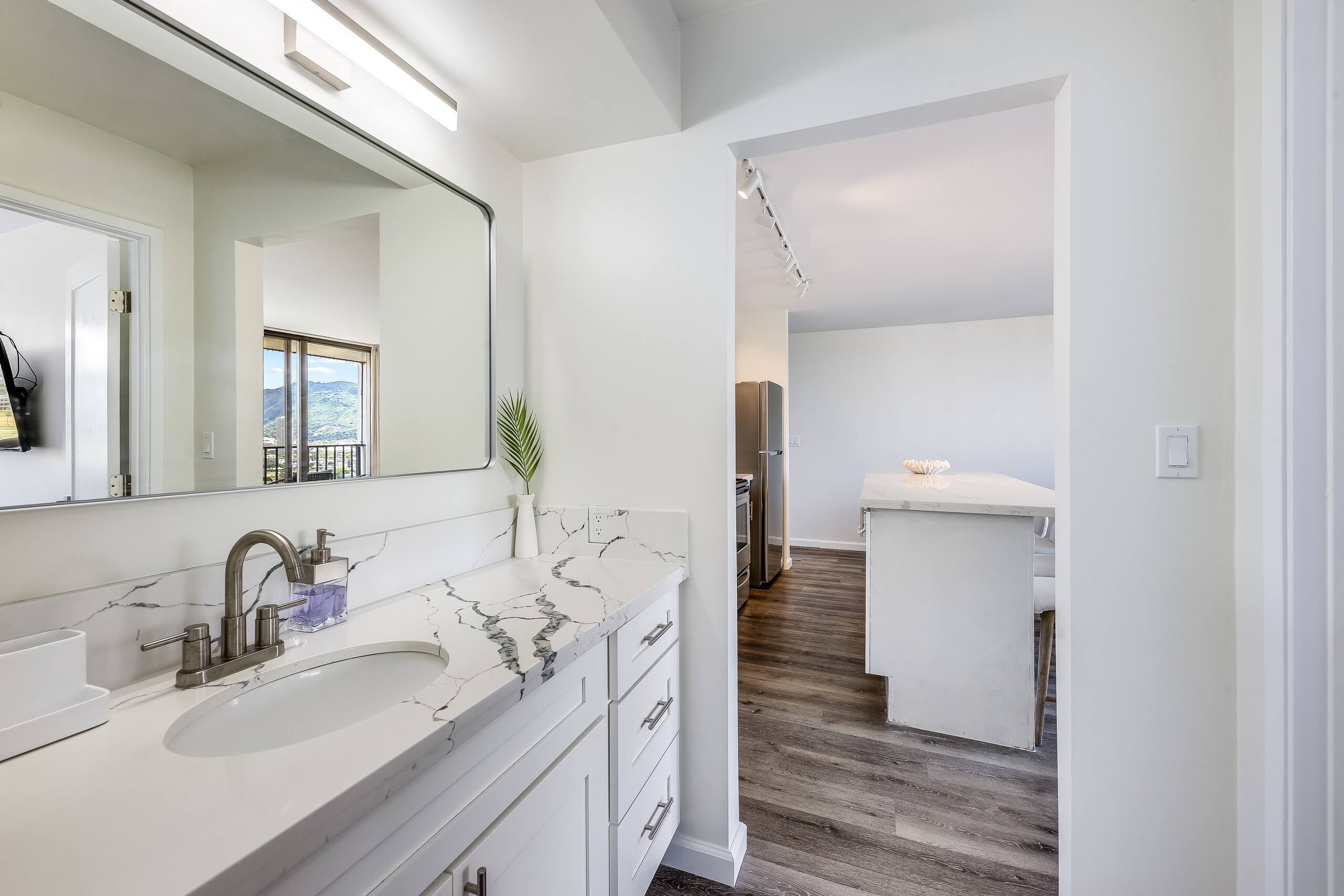 Waikiki Banyan: Green Palms Room 1BR/ Free Parking - Image 31