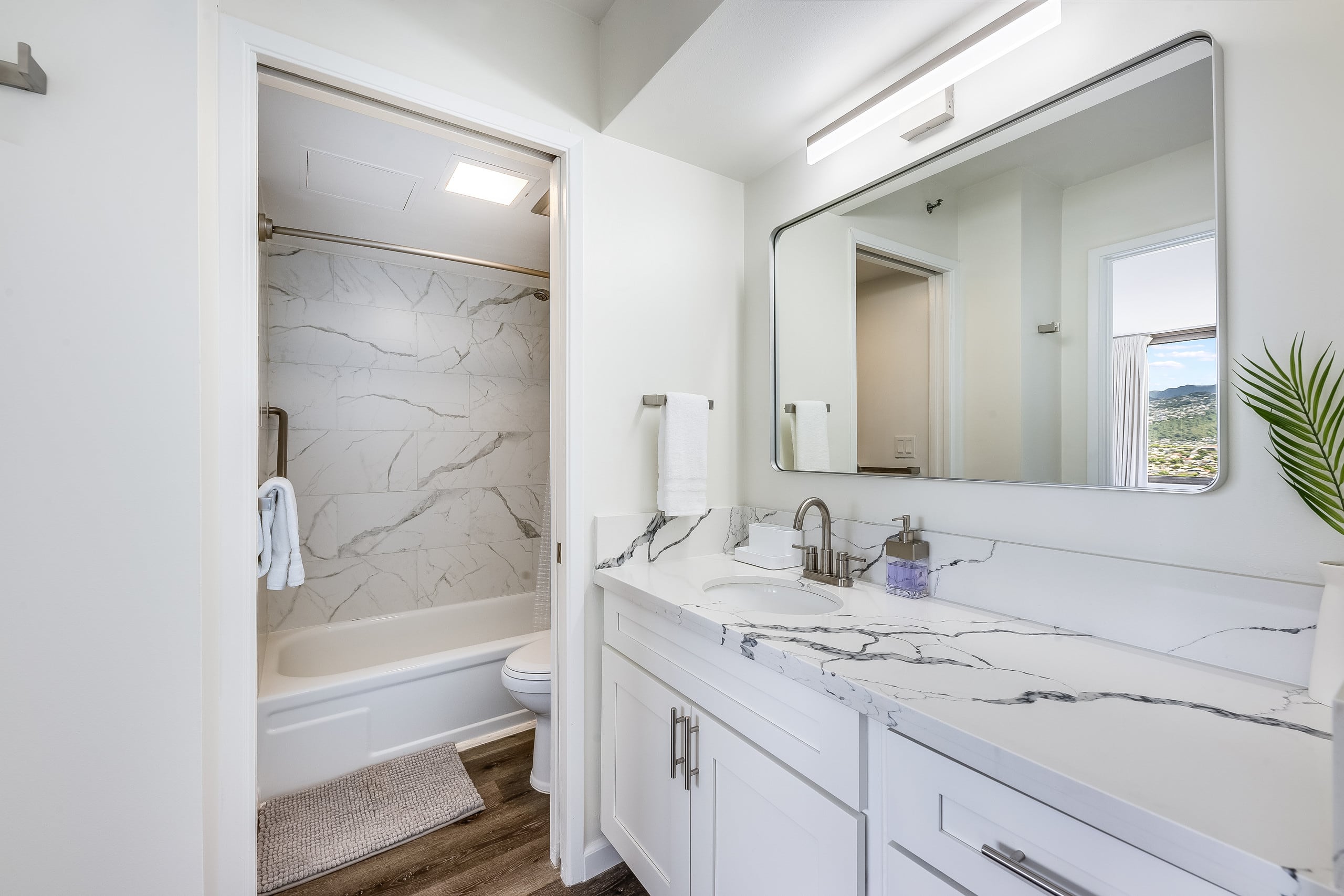 Waikiki Banyan: Green Palms Room 1BR/ Free Parking - Image 30