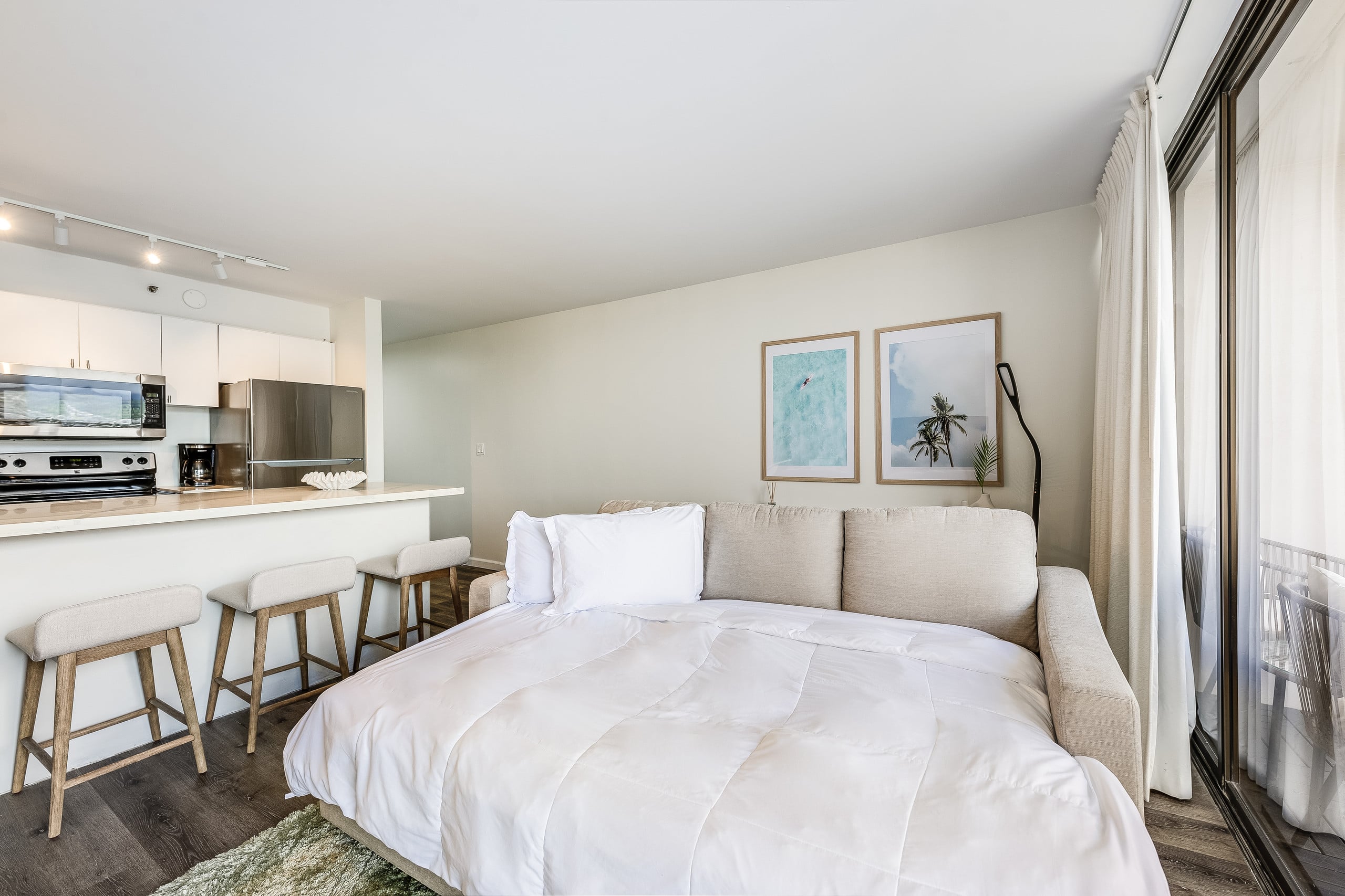 Waikiki Banyan: Green Palms Room 1BR/ Free Parking - Image 3