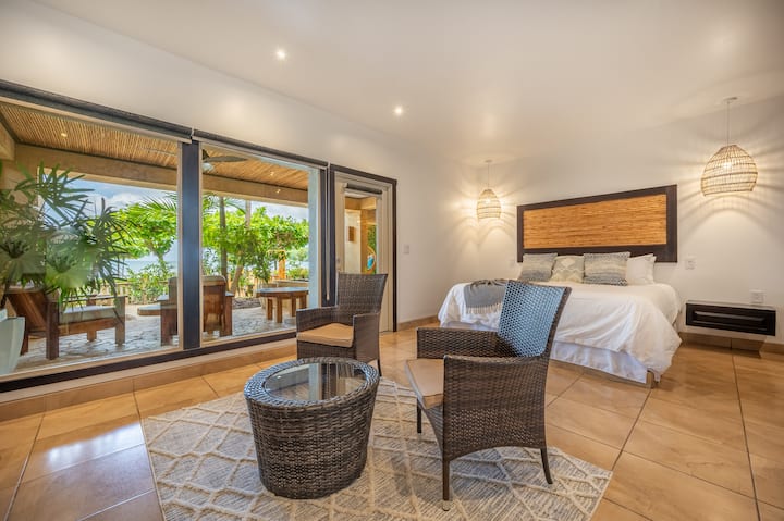 Suite "CONCHAL" frente al mar en el primer piso 