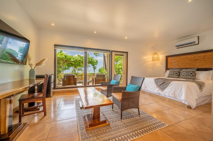 Suite "FLAMINGO" frente al mar en el primer piso 