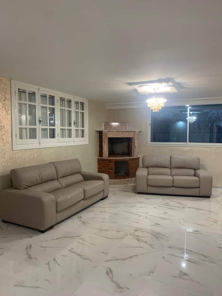 Maison Confort Et Piscine Privée Dans Un Immeuble - Tunisia