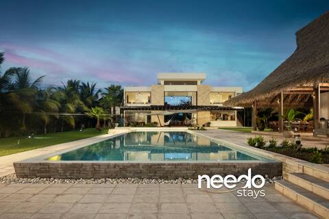R) Luxury Villa with Pool, Jacuzzi, Beach Front