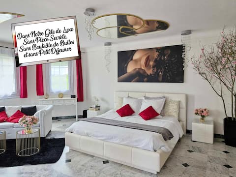 Luxury gite in Parthenay with hot tub