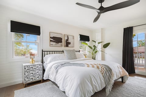 A+ Amenities~ Fire Pit~ 2 Kings~ Pets~ EV Charger