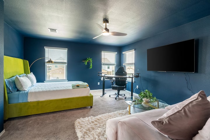 2nd Floor Georgetown Apartment - Georgetown, TX