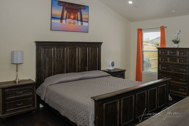 Colchón tempurpedic tamaño king con base ajustable.