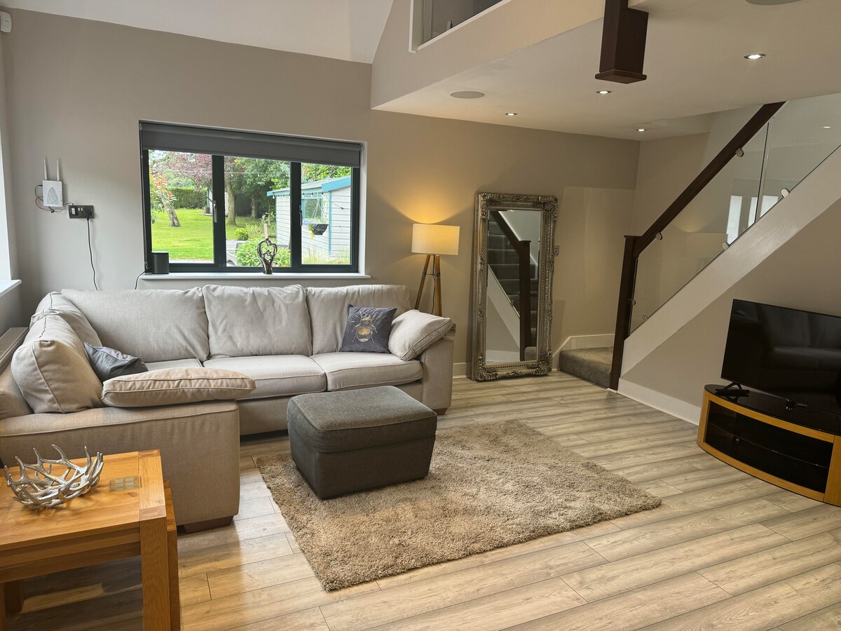 Top performing Airbnb: Whitegate Way in Cheshire West And Chester