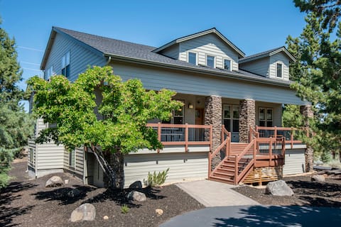 Central OR Resort Lodge + Hot Tub 3 floors