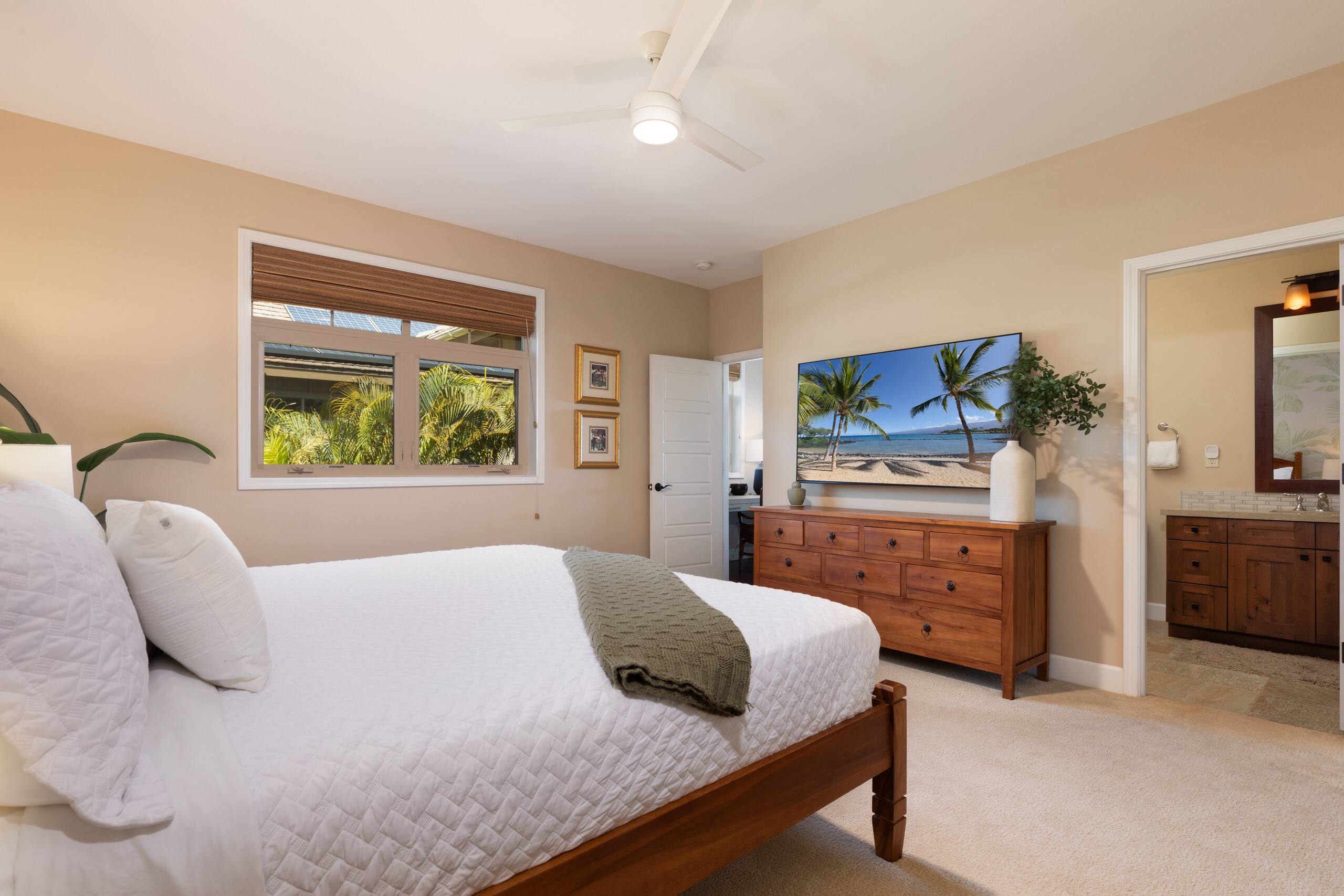 Home in Waimea · ★5.0 · 4 bedrooms · 6 beds · 3.5 baths - Image 18