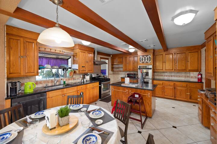 GAME UP! Pool/King Beds/Piano/Game Room gallery image 4