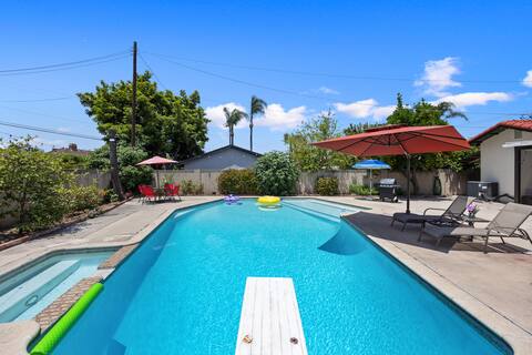 GAME UP! Pool/King Beds/Piano/Game Room