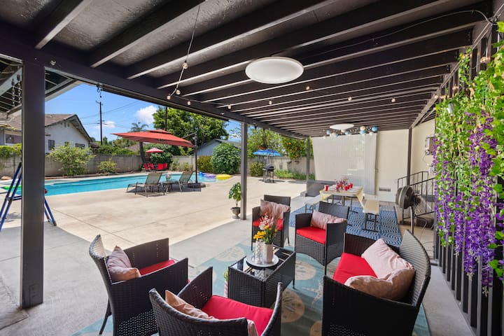 GAME UP! Pool/King Beds/Piano/Game Room gallery image 5