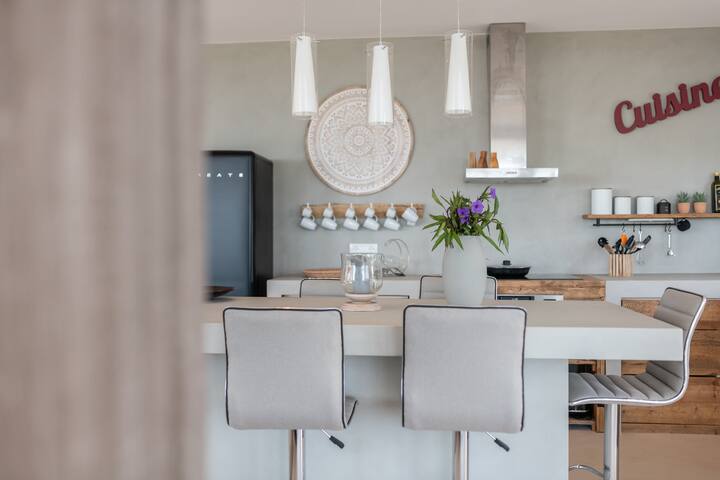 Luxury Villa Deria with trullo and sea view gallery image 4