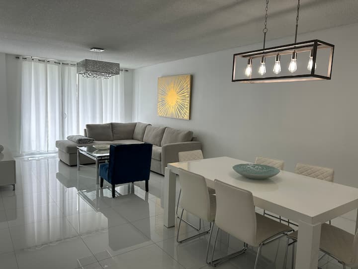 Superbe Condo De 2 Chambres A Coucher Str00018 - Sunny Isles Beach, FL