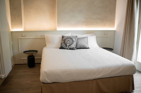 2 Bedrooms Old Town Secret Gem with Private Garden