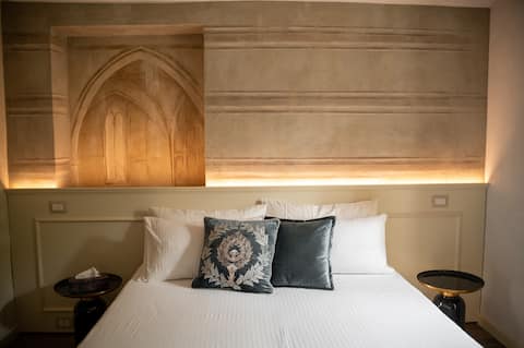 1 Bedroom Old Town Secret Gem with Private Garden