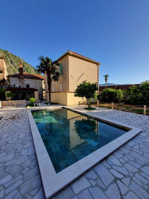 Villa "Nicole" in Risan