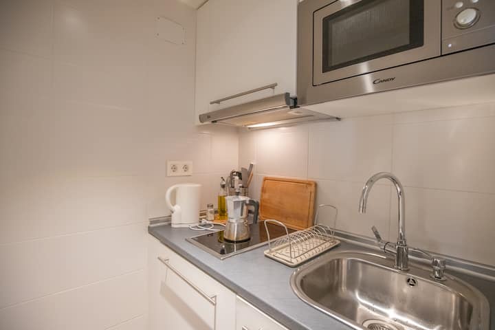 Amplio Estudio. Wifi, Smart Tv - Madrid