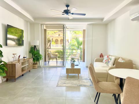 Lovely Condo Pool Tennis Beach & Sand