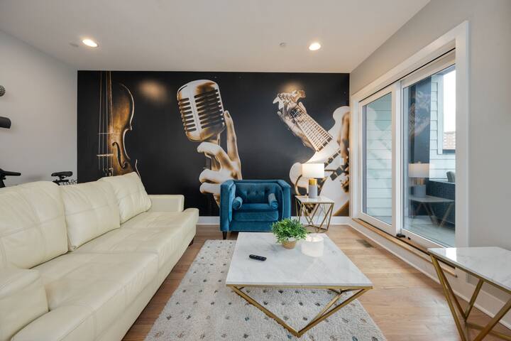 Two Townhomes | Rooftop Lounges + Skyline Views gallery image 2