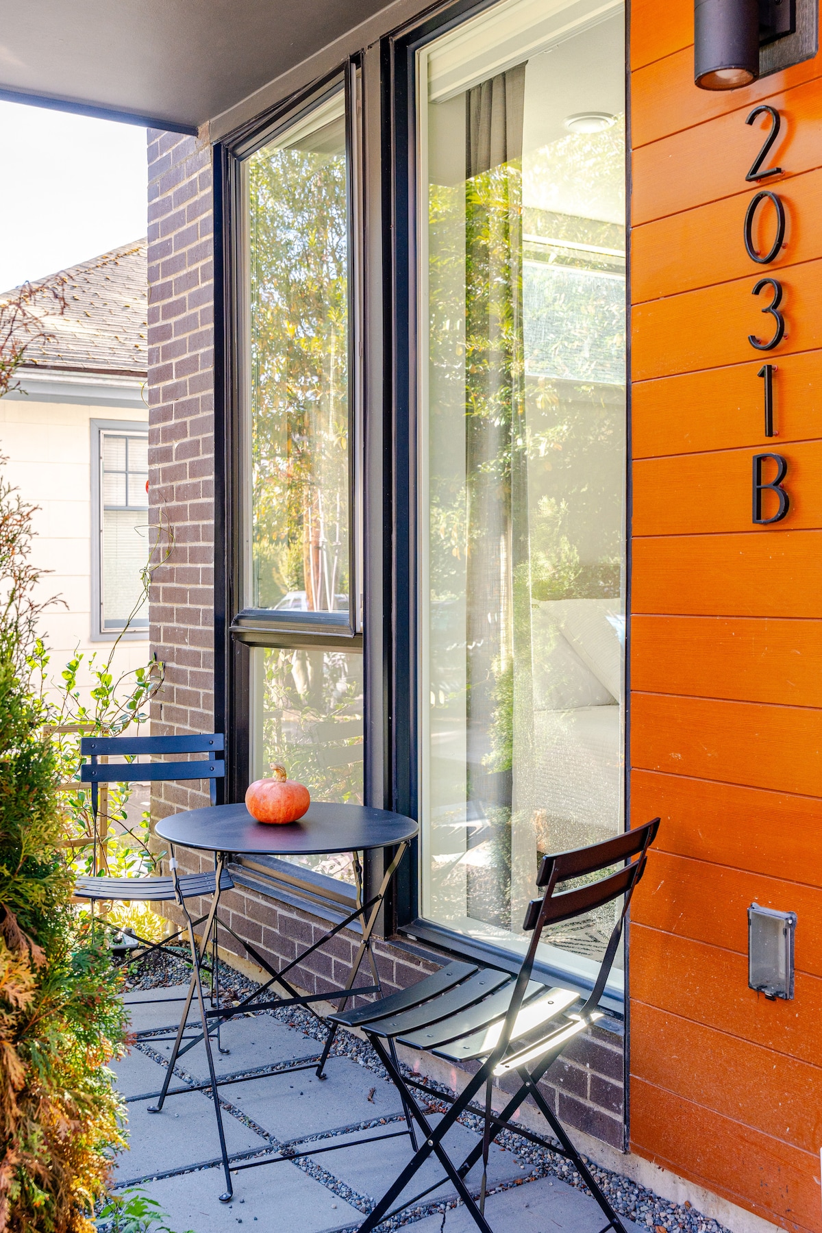 Modern Bright Clean